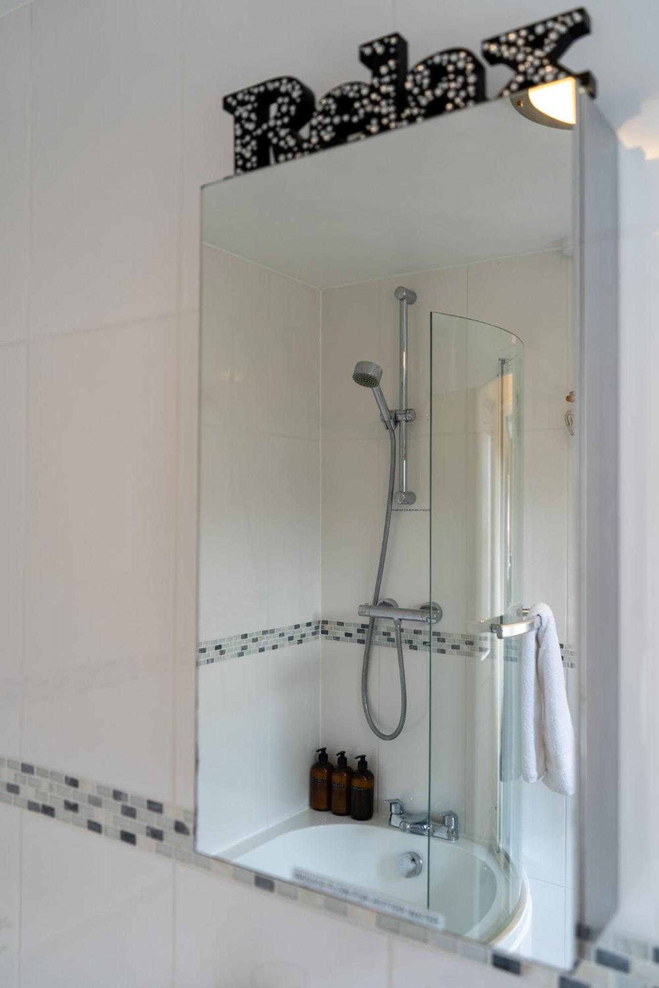 The Plumb Townhouse In Warwick Centre Villa Ngoại thất bức ảnh