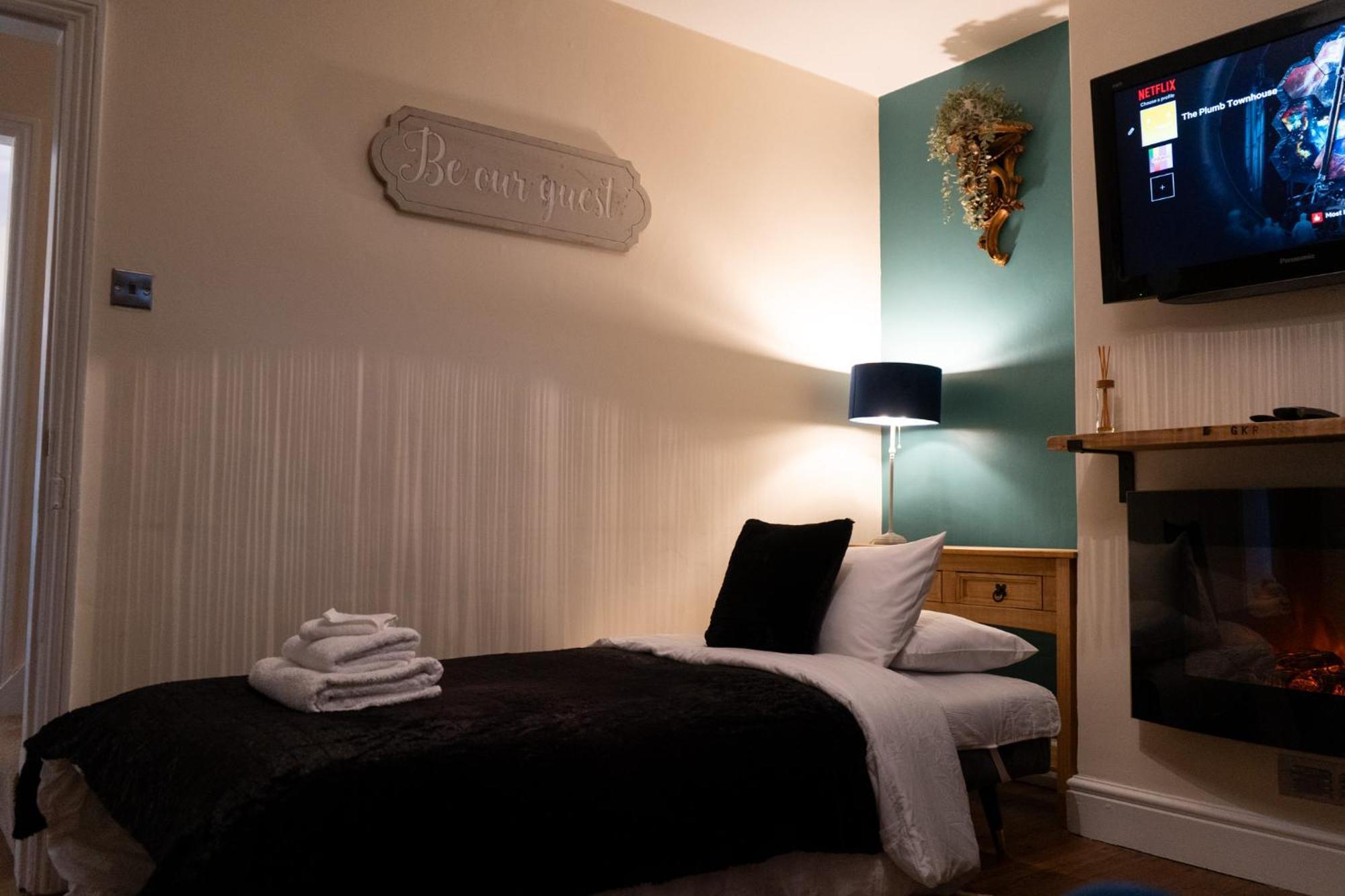 The Plumb Townhouse In Warwick Centre Villa Ngoại thất bức ảnh